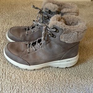 Skechers Women's Taupe Fur-Lined Winter Boots size 8